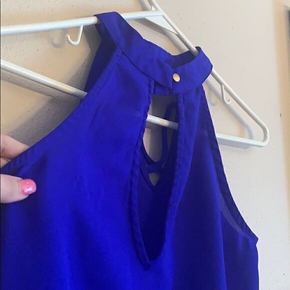 Small Indulge royal blue sleeveless date night top. (J1) - Picture 3 of 8